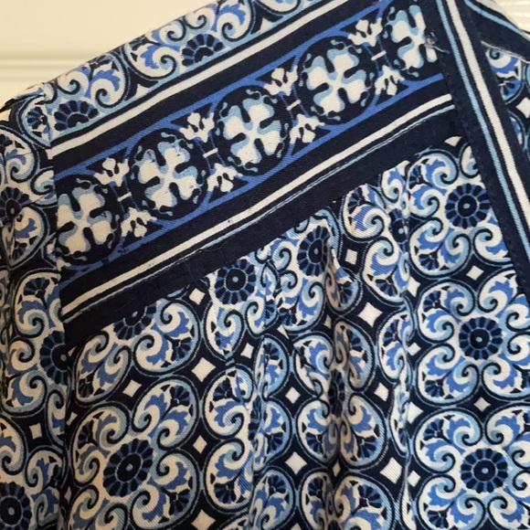 Spring blouse with tie - Picture 3 of 4